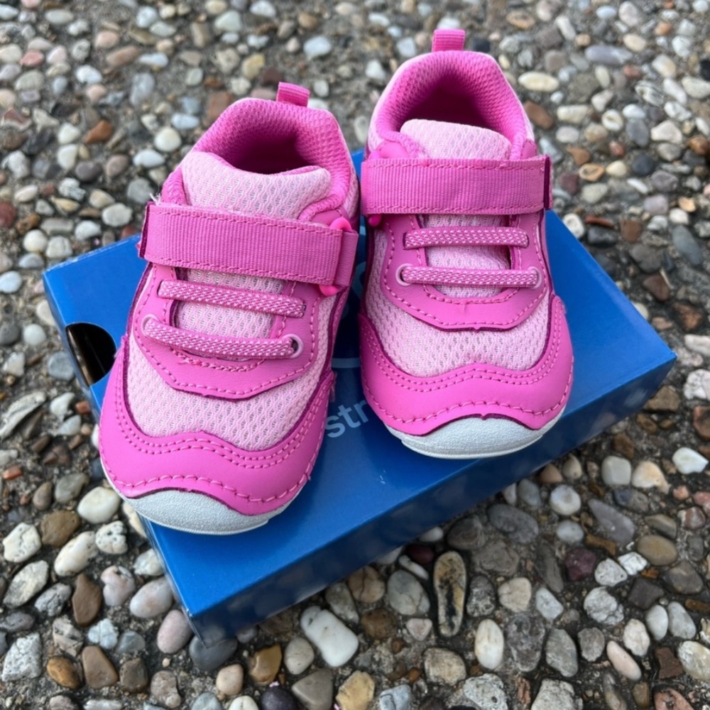 Stride Rite soft motion Rheet sneakers